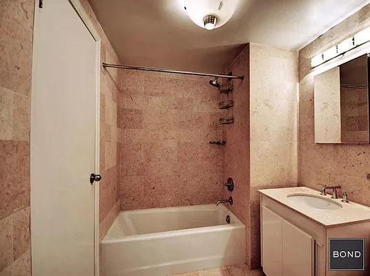 Rented by Bond New York | media 24