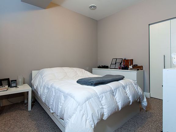 3rd image of 2933 Mary St APT 303