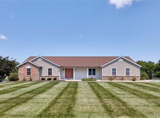 151 Plantation Dr, Troy, MO 63379