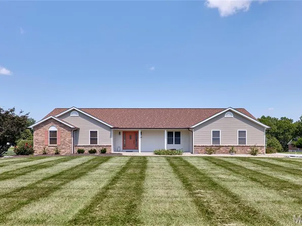 151 Plantation Dr, Troy, MO 63379