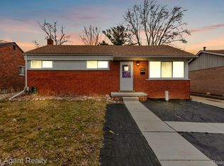 23025 Brookdale Blvd, Saint Clair Shores, MI 48082