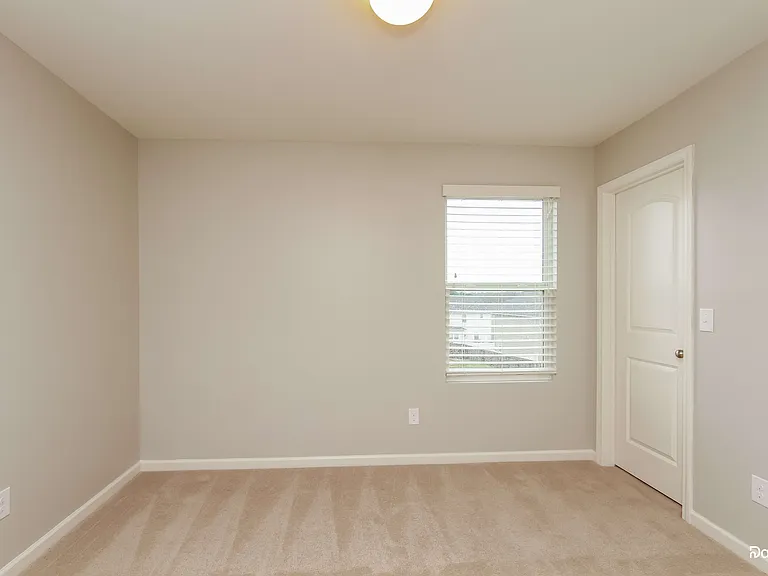 701 Falls Ln — Photo 7