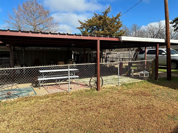 5th image of 1116 E Navarro Ave