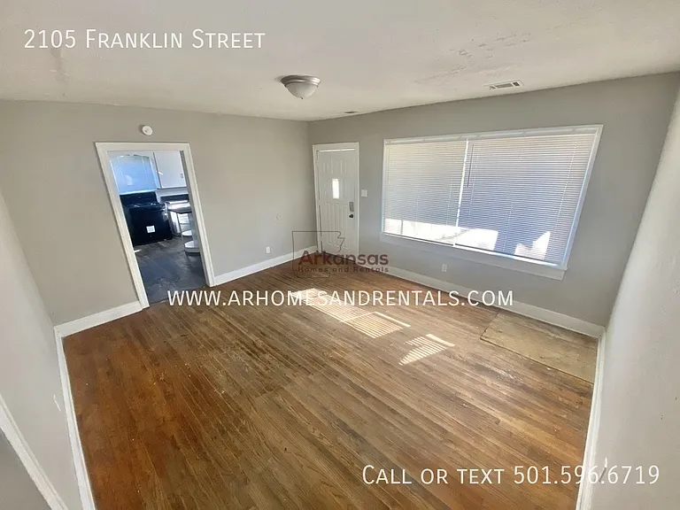 2105 Franklin St — Photo 12