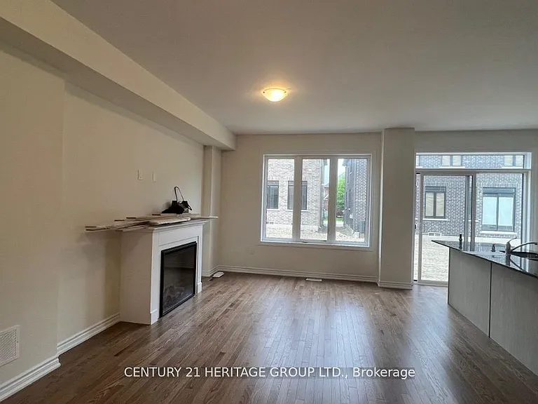 22 Blick Cres — Photo 4