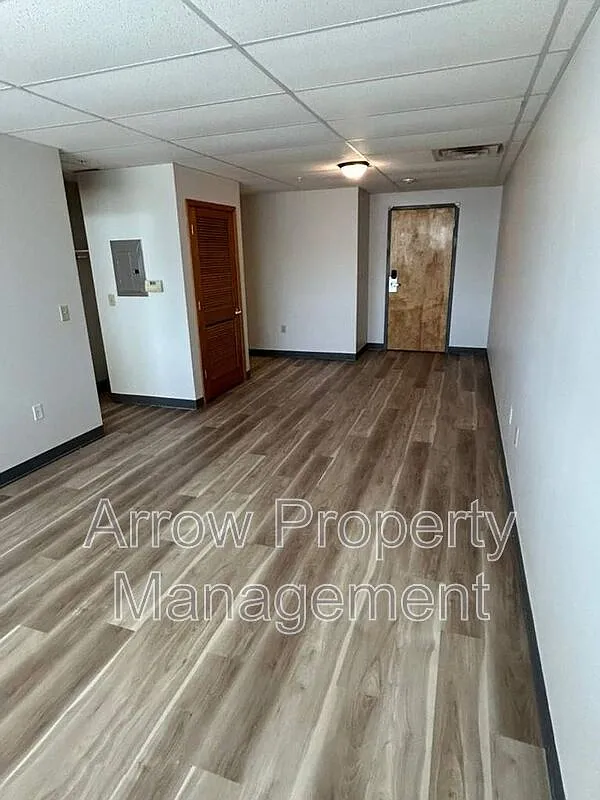 1 bed, 1.0 bath, $550 — Photo 2
