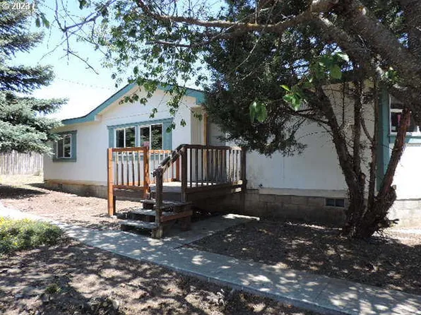 460 NE Main St, Dufur, OR 97021