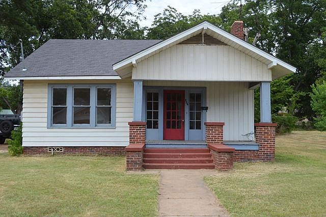 1st image of 226 N Texas St