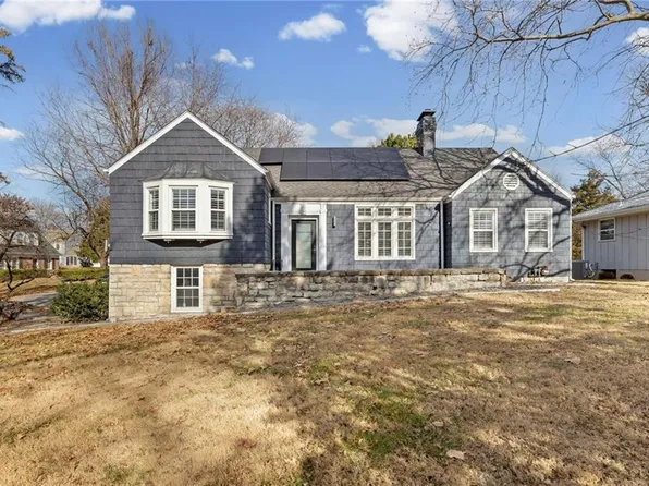 102 NE Briarcliff Rd, Kansas City, MO 64116