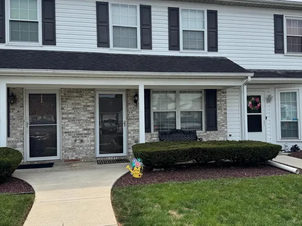 7 Southpoint Dr, Mechanicsburg, PA 17055