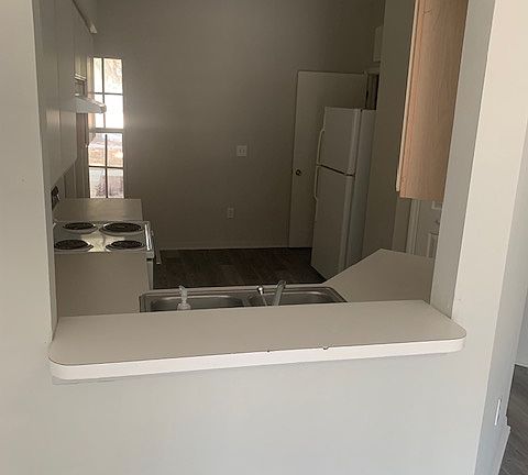 3rd image of 3004 Summer House Dr