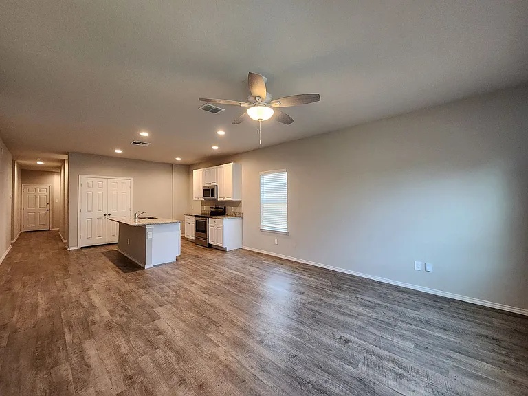 621 Jennifer Cv — Photo 3