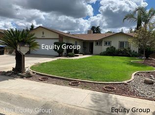 2921 W Country Ave, Visalia, CA 93277