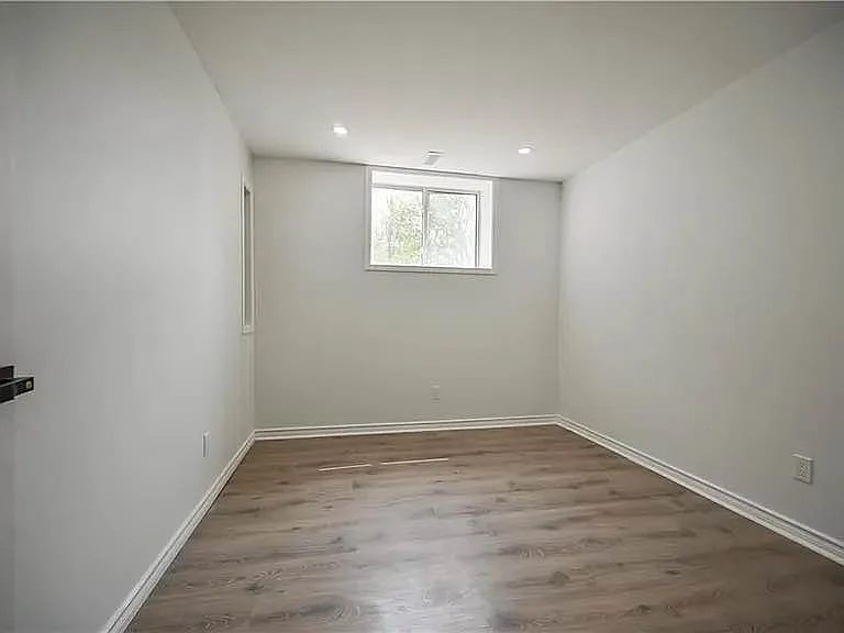 81 Marion St #BASEMENT — Photo 10