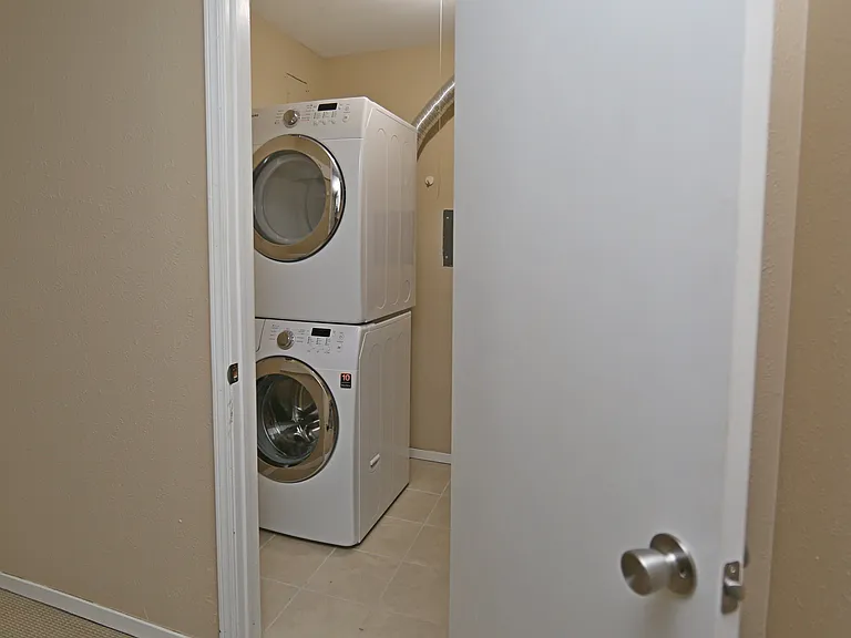 7727 Meadow Park Dr #111 — Photo 5