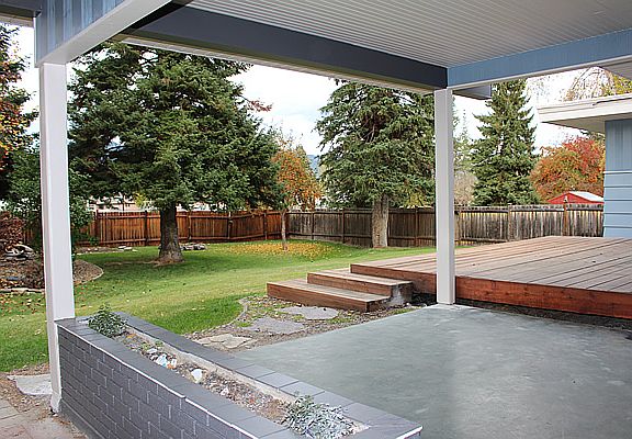 Covered Patio & Deck