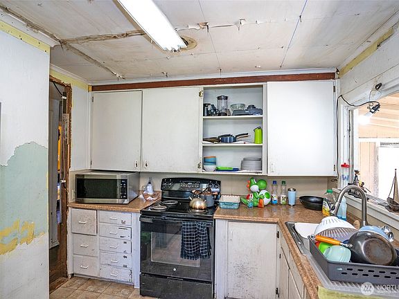 5th image of 758 108th Street S