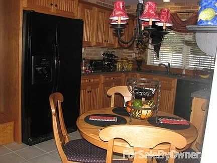 Kitchen w/Custom Maple Cabinets