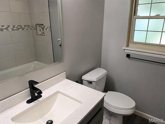 3rd image of 230 Timber Ln