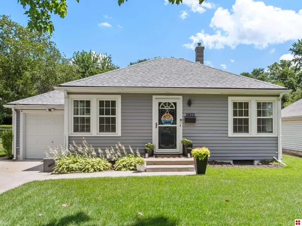 3923 N 67th Ave, Omaha, NE 68104