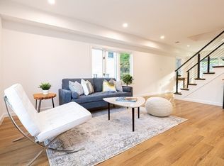 25 Grandview Ave, Saugus, MA 01906