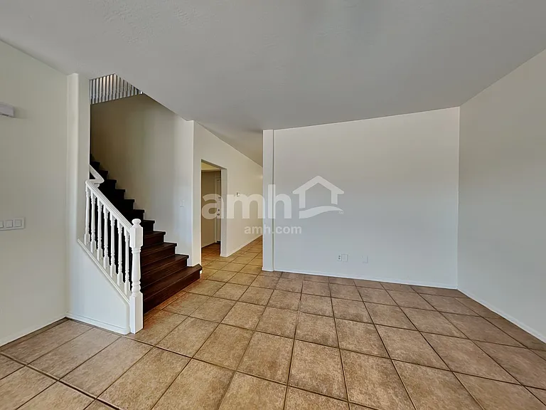 3529 W Glass Ln — Photo 6