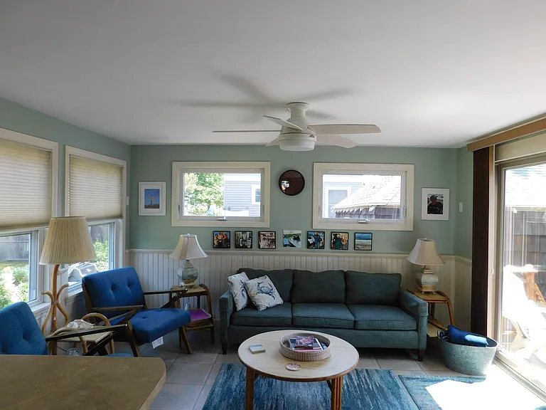 70 E Grand Ave — Photo 2