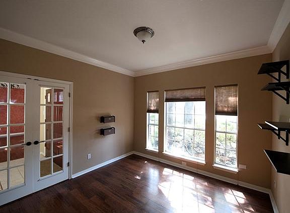 5th image of 601 Oaklands Dr