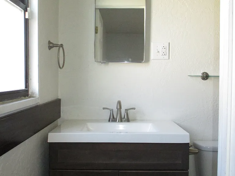 1706 Utah St NE — Photo 17