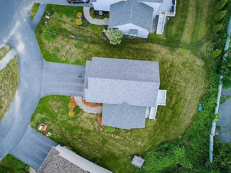 32 Empire Dr — Photo 13