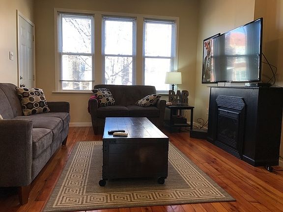 3rd image of 1517 W Erie St #2