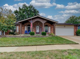 752 Rockridge Dr, Ballwin, MO