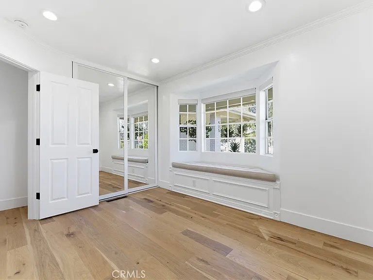 515 Kings Pl — Photo 15