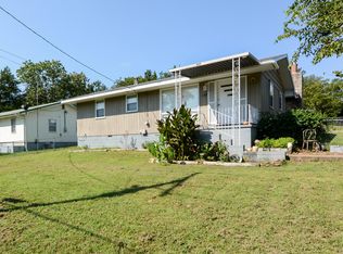 317 Walnut St, Hollister, MO 65672