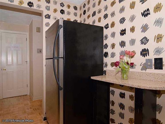 5th image of 39 Sachem Dr APT 207