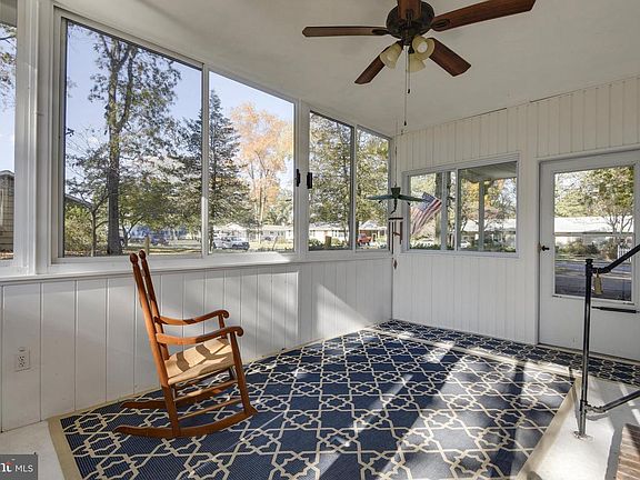 4th image of 503 White Oak Dr
