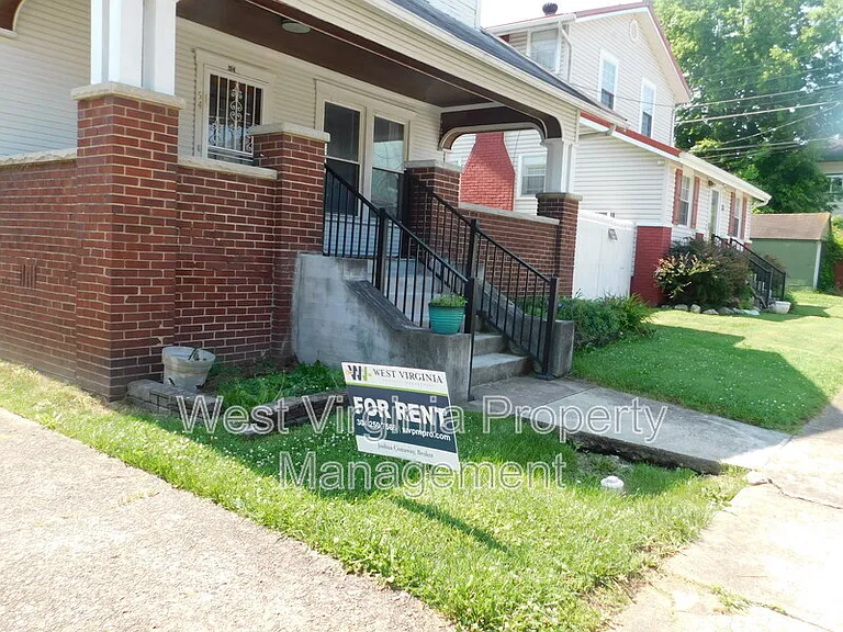 54 Hunt Ave — Photo 4