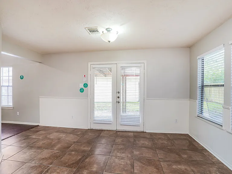 7715 Springville Dr — Photo 7