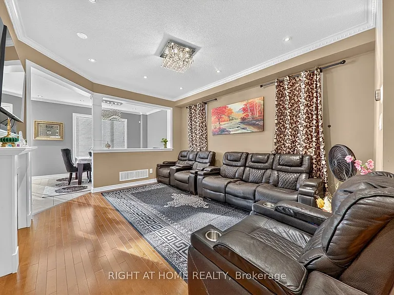 54 Boundbrook Dr — Photo 11
