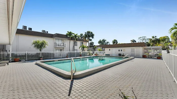 1 bed, 1.0 bath, 650 sqft, $1,200 — Photo 2