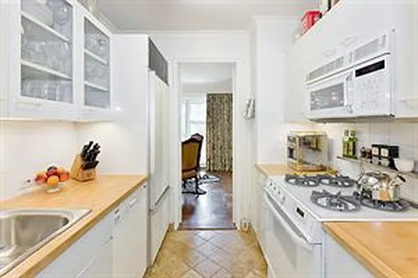 Sold by Douglas Elliman | media 8