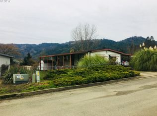 917 Cook St, Myrtle Creek, OR 97457