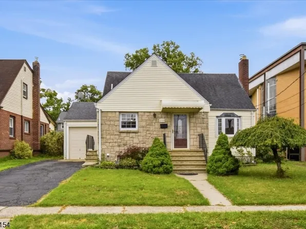 208 Baldwin Ave, New Milford Boro, NJ 07646