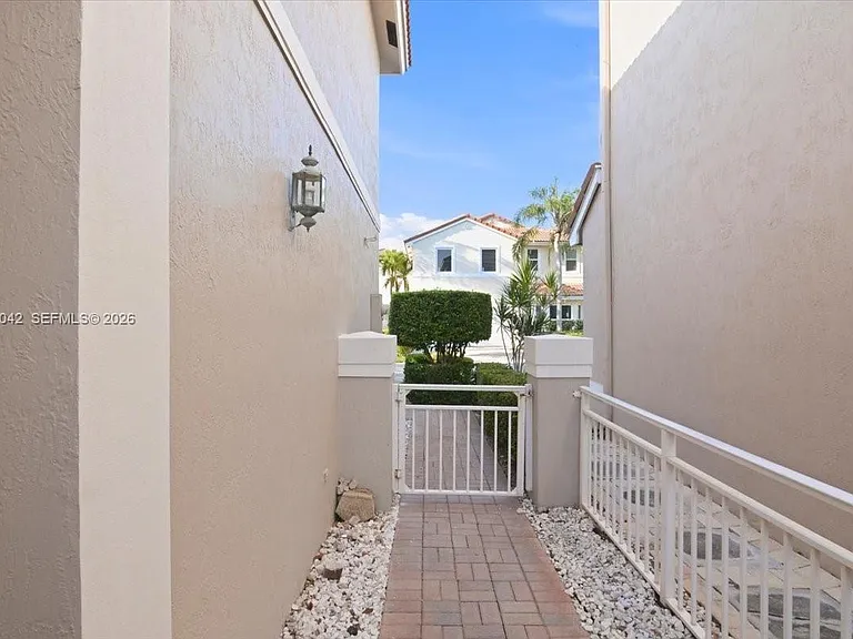 1135 Oysterwood St — Photo 6