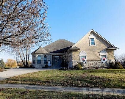 1st image of 8375 Lakebrook Dr