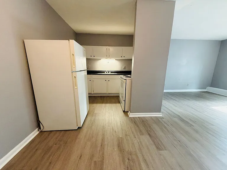 Cedar Chase Apartments — Photo 22
