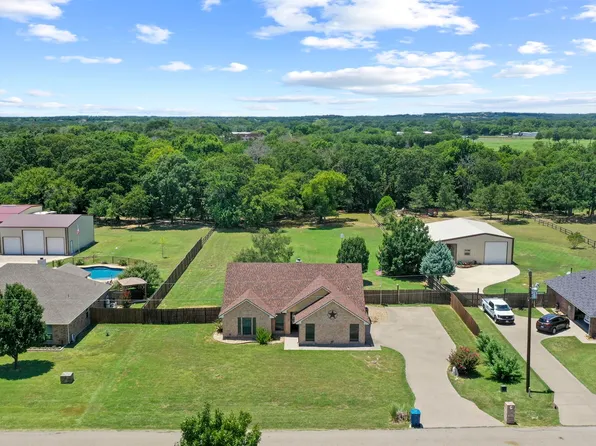 121 Westend Ln, Weatherford, TX 76088