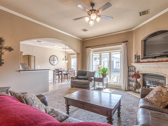 5th image of 404 Cog Hill Ct