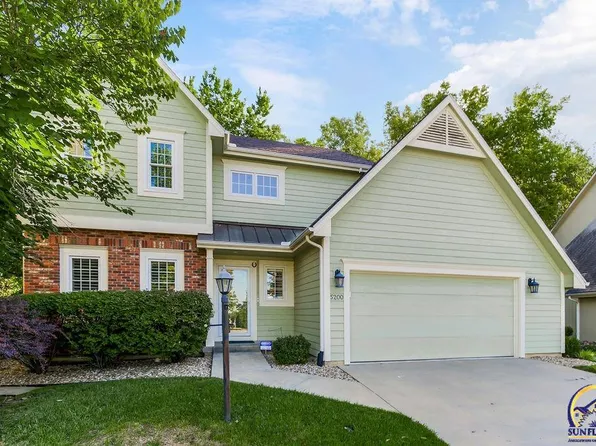 5200 Branchwood Ct, Lawrence, KS 66049