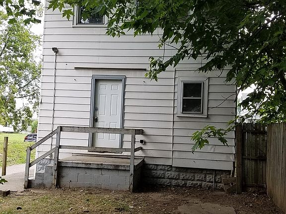2nd image of 1904 Hill Ave